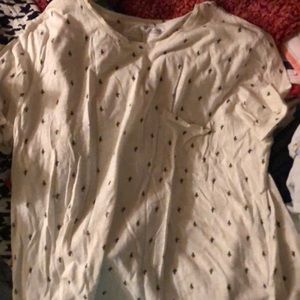 Graphic tee with pocket